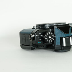 Nikon Z f プレミアムエクステリア張替済み   ［プレミアムエクステリア張替キャンペーン・皮革換装品］