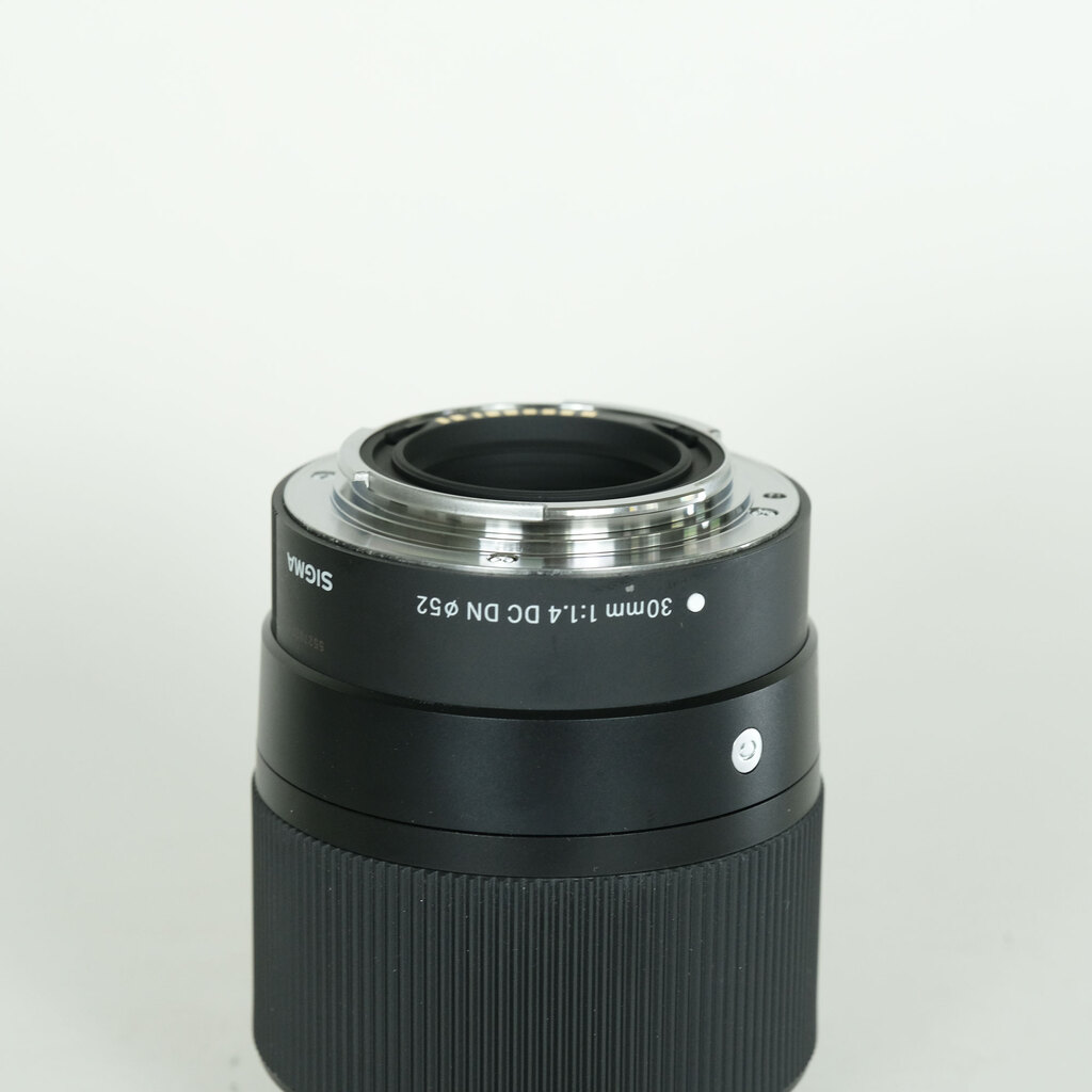 SIGMA 30mm F1.4 DC DN｜Contemporary [キヤノンM用]