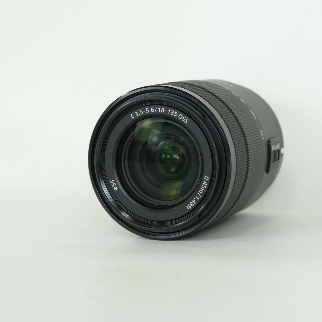 SONY E 18-135mm F3.5-5.6 OSS SEL18135