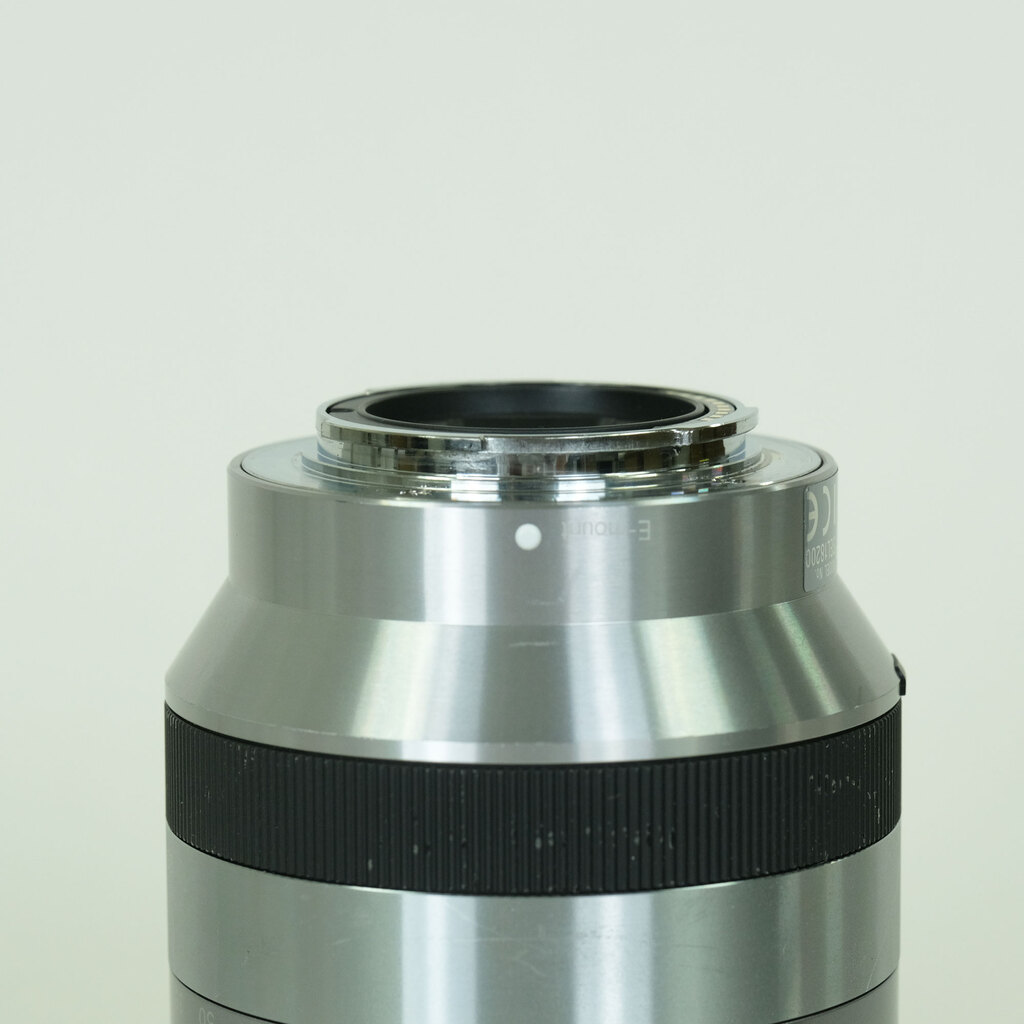 SONY E18-200mm F3.5-6.3 OSS SEL18200