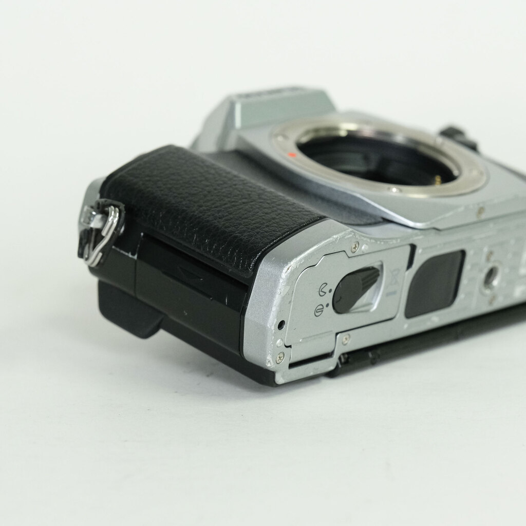 OLYMPUS OM-D E-M5 ボディ シルバー