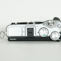 Canon EOS M6