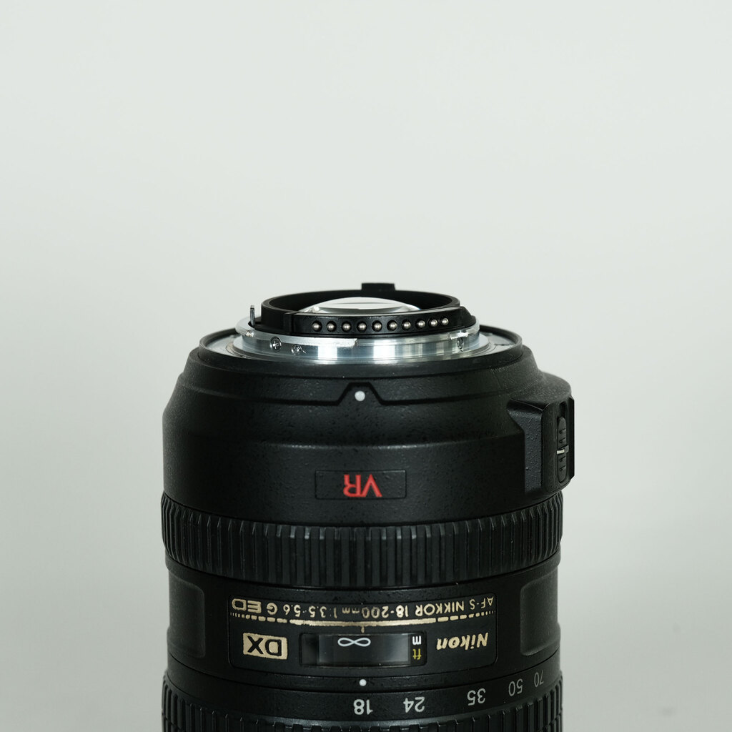 Nikon AF-S DX VR Zoom-Nikkor 18-200mm F3.5-5.6G IF-ED