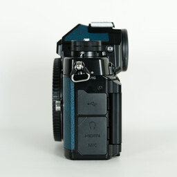 Nikon Z f プレミアムエクステリア張替済み   ［プレミアムエクステリア張替キャンペーン・皮革換装品］