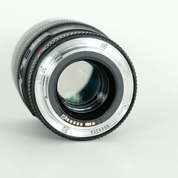 Canon EF100mm F2.8Lマクロ IS USM