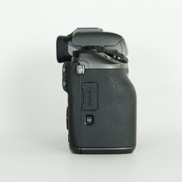 Canon EOS M5