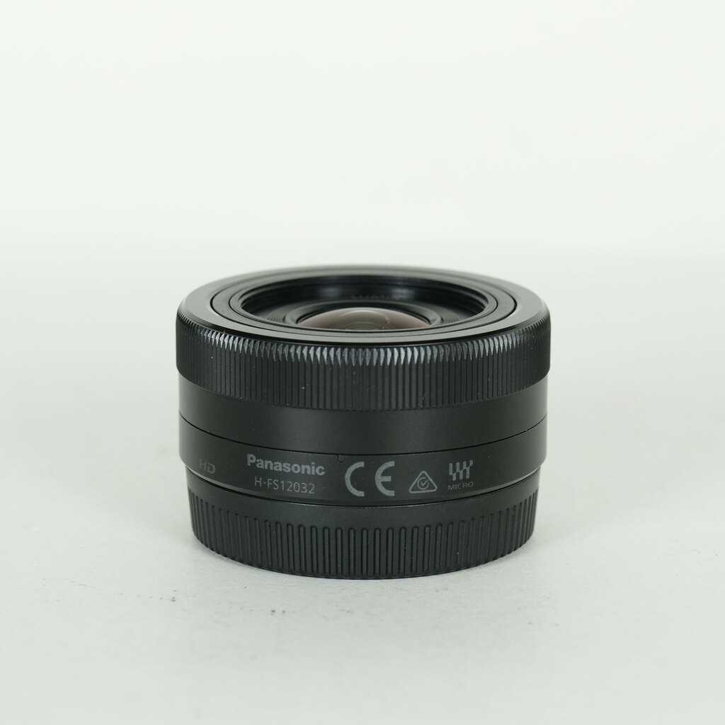 Panasonic LUMIX G VARIO 12-32mm / F3.5-5.6 ASPH. / MEGA O.I.S.の