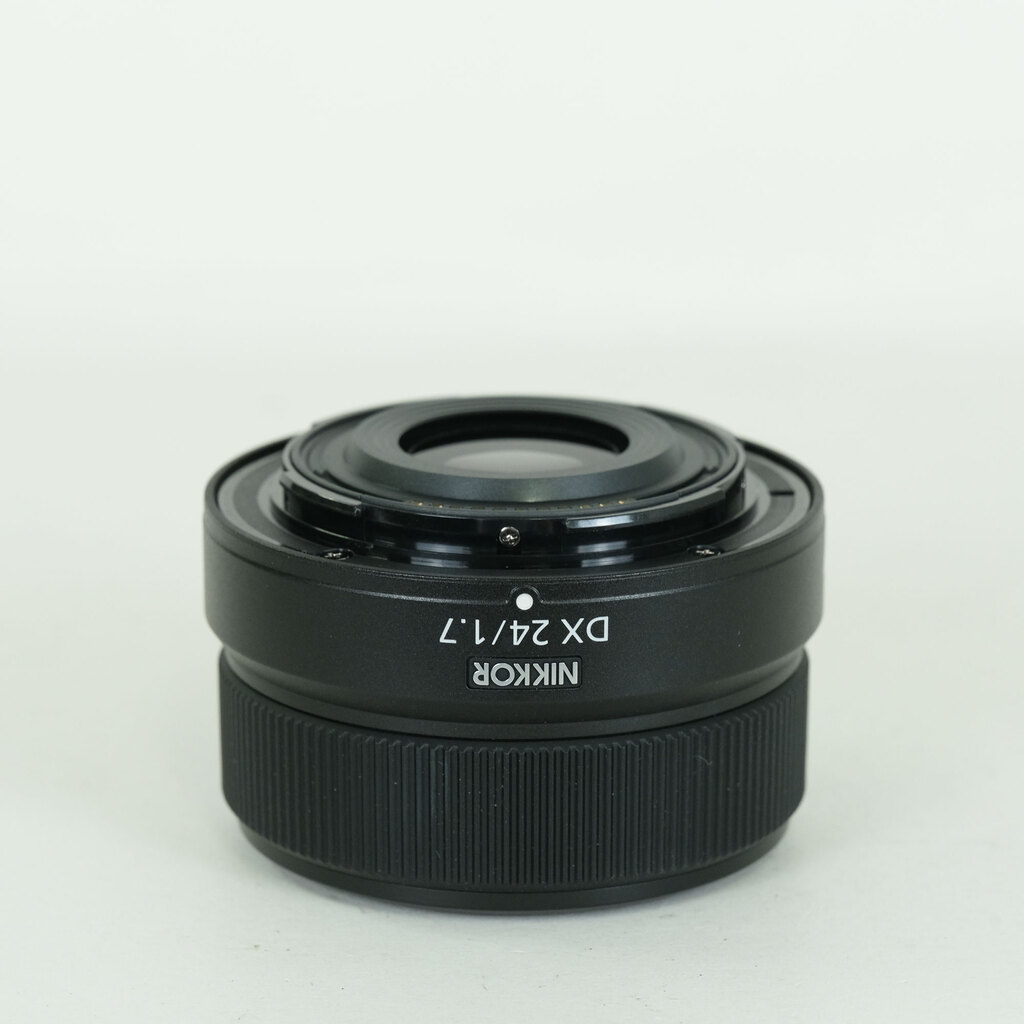 Nikon NIKKOR Z DX 24mm f/1.7 Nikon NIKKOR Z DX 24mm f/1.7