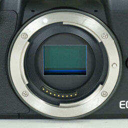 Canon EOS Kiss M Canon EOS Kiss M