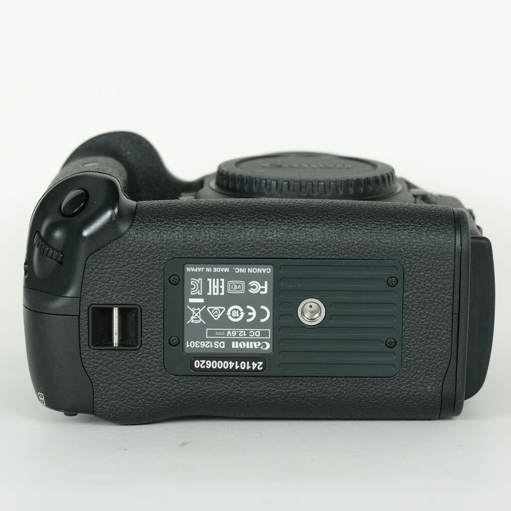 Canon EOS-1D Xの出品 | ONE SCENE（ワンシーン）