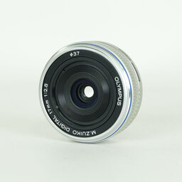 OLYMPUS M.ZUIKO DIGITAL 17mm F2.8 シルバー