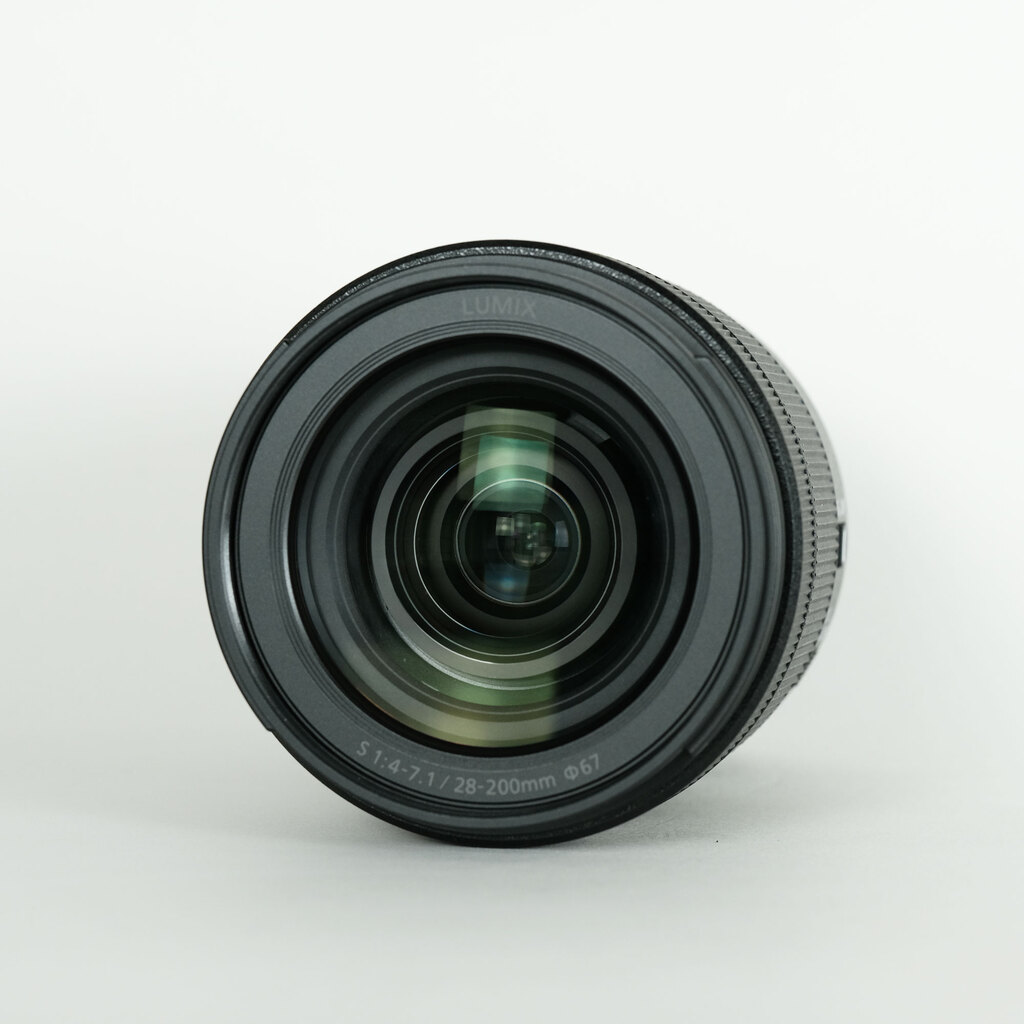 Panasonic LUMIX S 28-200mm F4-7.1 MACRO O.I.S.