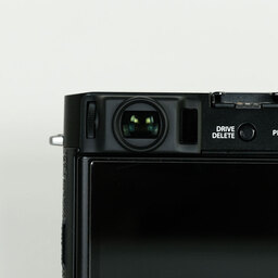 FUJIFILM X-E4