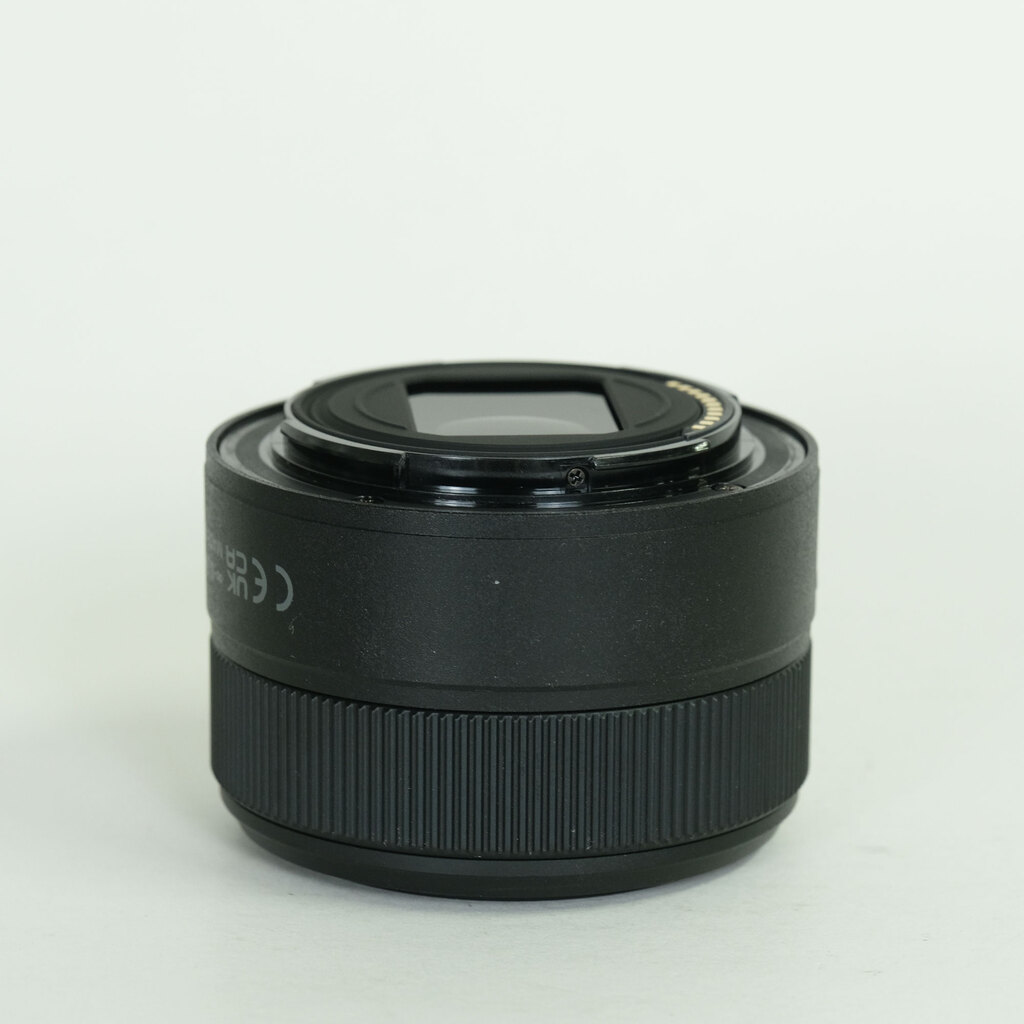 Nikon NIKKOR Z 40mm f/2 Nikon NIKKOR Z 40mm f/2