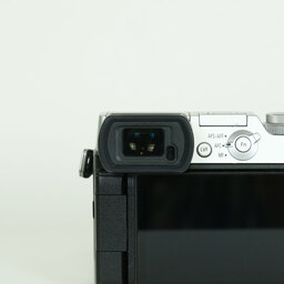 Panasonic LUMIX DMC-GX8 ボディ シルバー