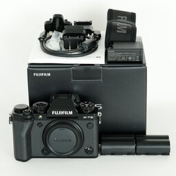 FUJIFILM X-T5