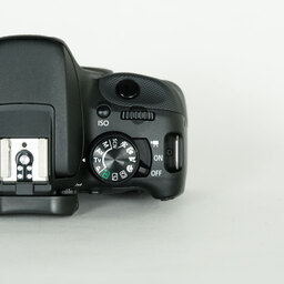 Canon EOS Kiss X7
