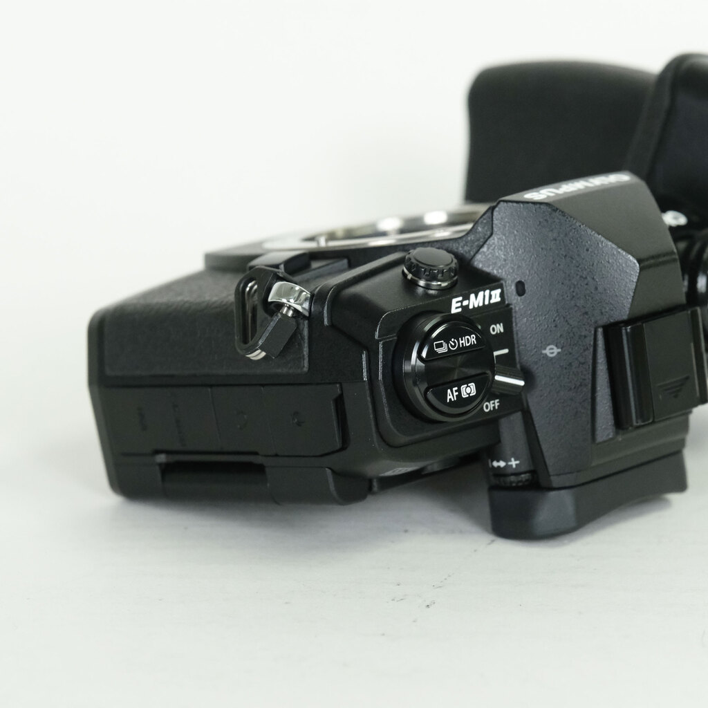 OLYMPUS OM-D E-M1 Mark II