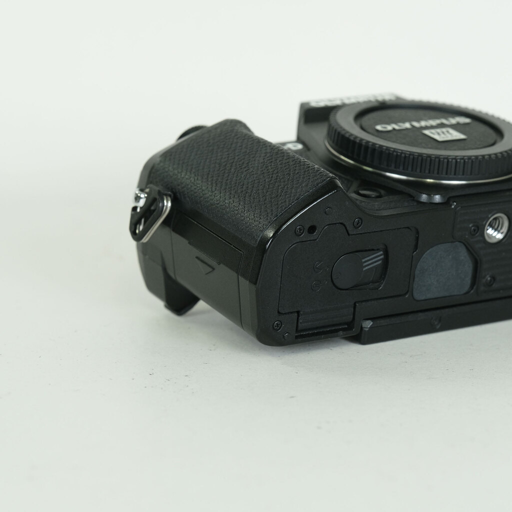 OLYMPUS OM-D E-M5 Mark III