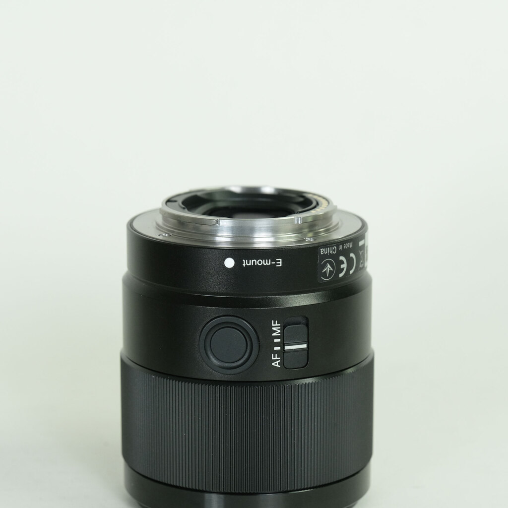 SONY FE 35mm F1.8 SEL35F18F SONY FE 35mm F1.8 SEL35F18F