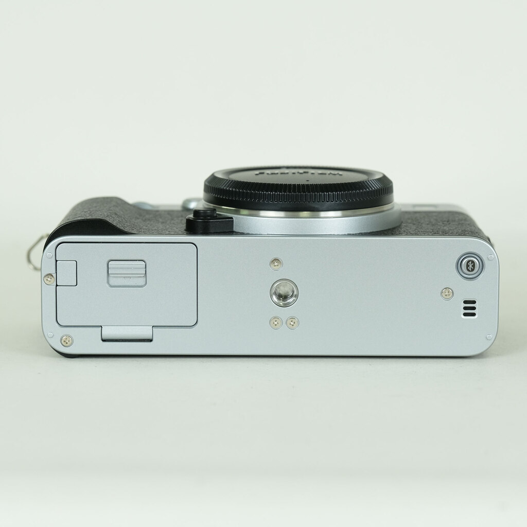 FUJIFILM X-E5