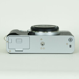 FUJIFILM X-E5
