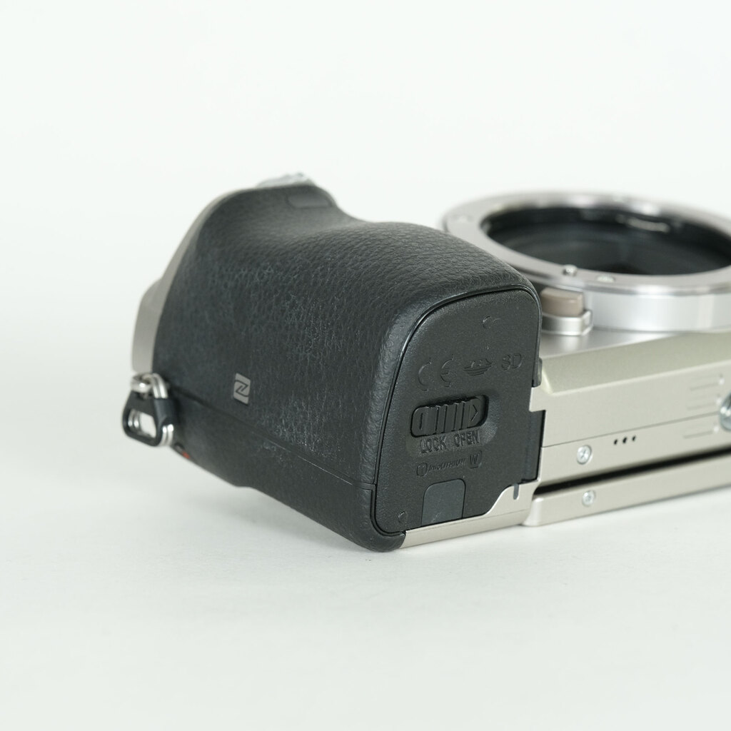 SONY α6000(ILCE-6000) SONY α6000(ILCE-6000)