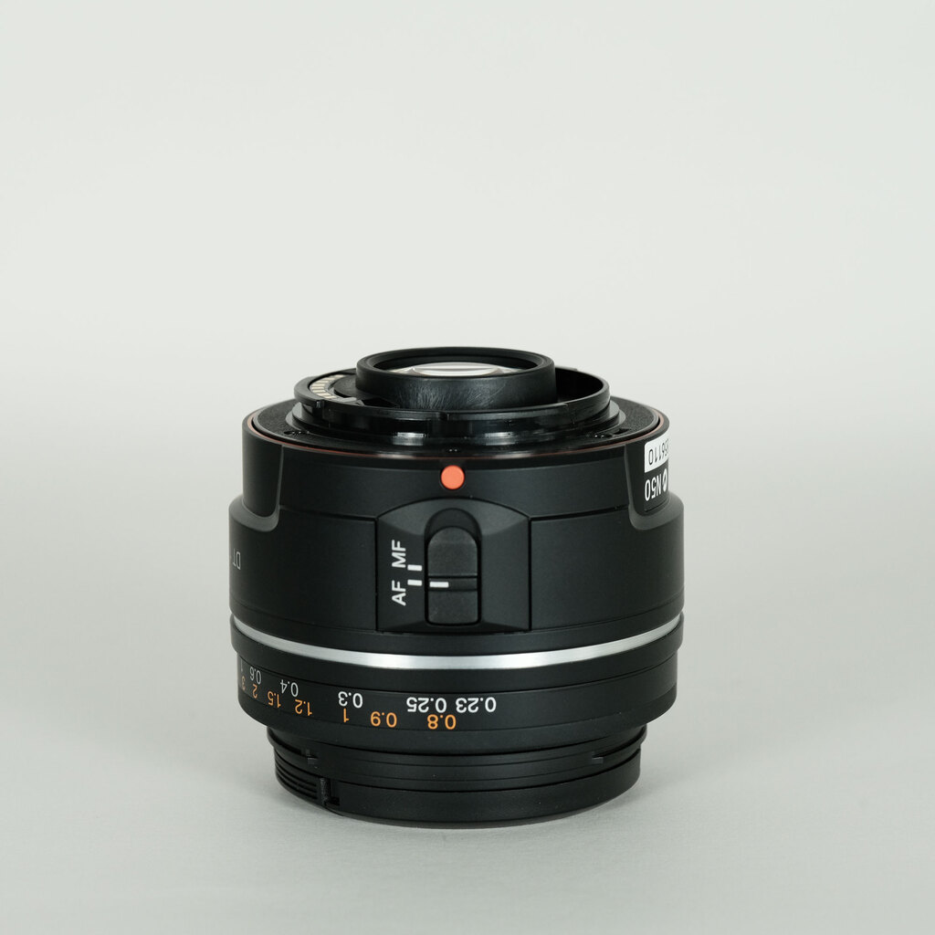 SONY DT 35mm F1.8 SAM SAL35F18