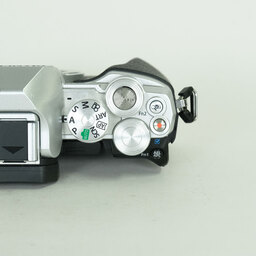 OLYMPUS OM-D E-M10 Mark III