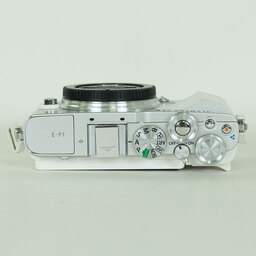 OLYMPUS PEN E-P7