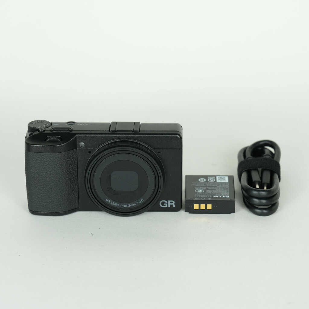 RICOH GR IV