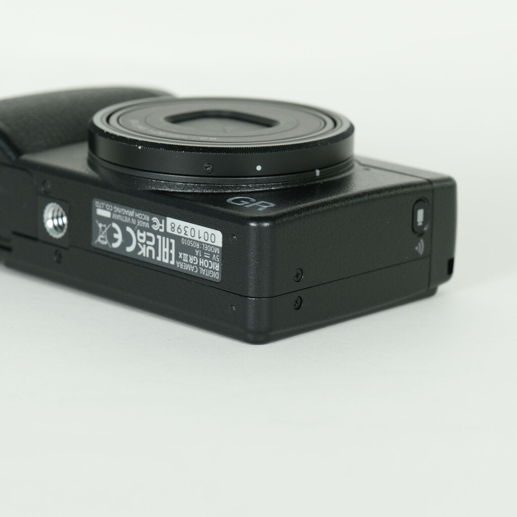 RICOH GR IIIxの出品 | ONE SCENE（ワンシーン）