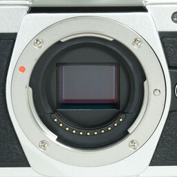 OLYMPUS OM-D E-M10 Mark II
