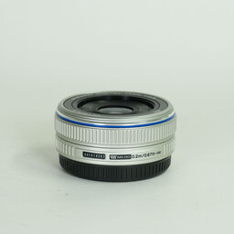 OLYMPUS M.ZUIKO DIGITAL 17mm F2.8 シルバー