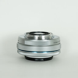 OLYMPUS M.ZUIKO DIGITAL ED 14-42mm F3.5-5.6 EZ シルバー