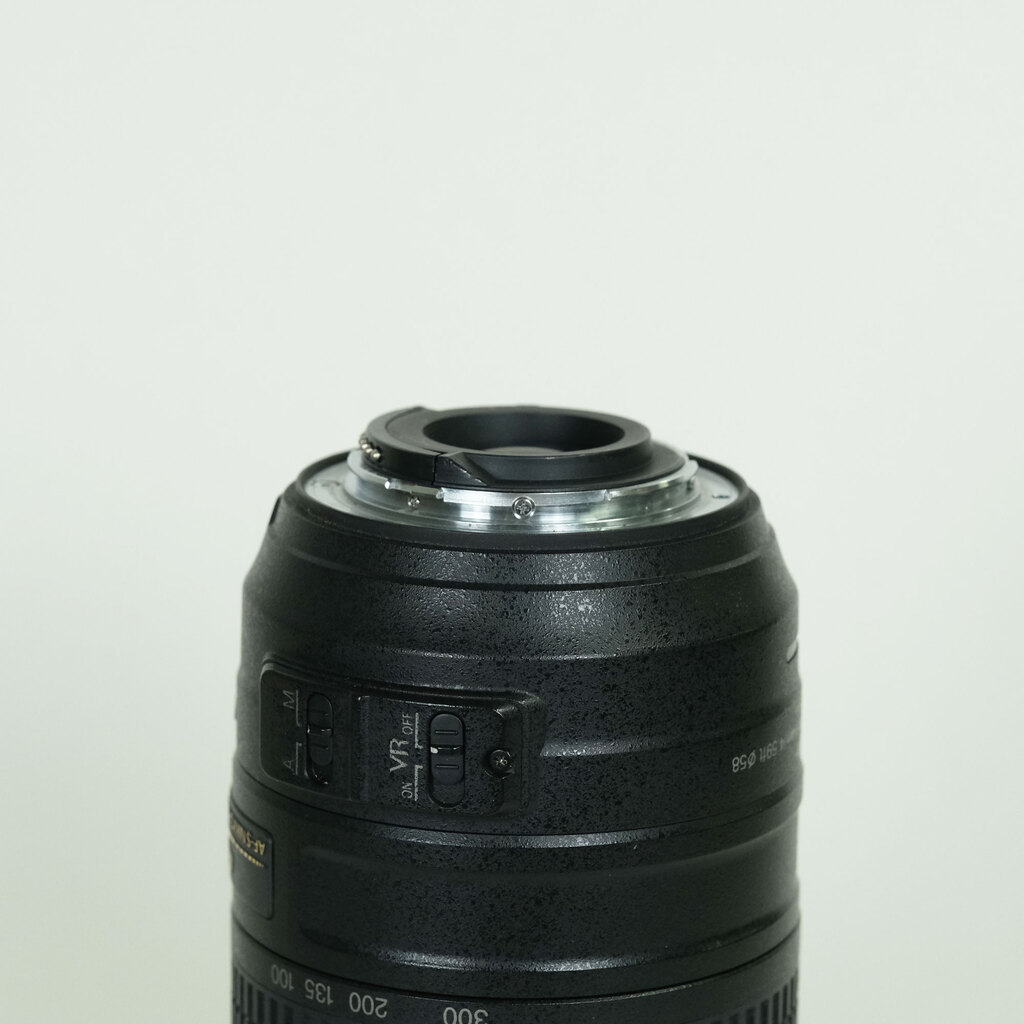 Nikon AF-S DX NIKKOR 55-300mm F4.5-5.6G ED VR Nikon AF-S DX NIKKOR 55-300mm F4.5-5.6G ED VR