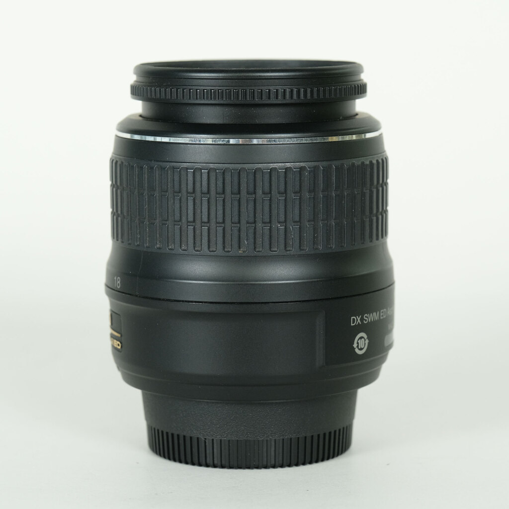 Nikon AF-S DX Zoom-Nikkor 18-55mm F3.5-5.6G ED II ブラックの出品