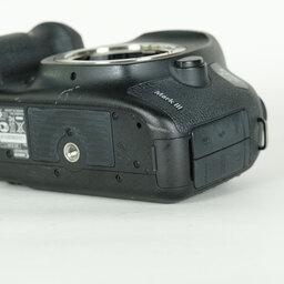 Canon EOS 5D Mark III Canon EOS 5D Mark III