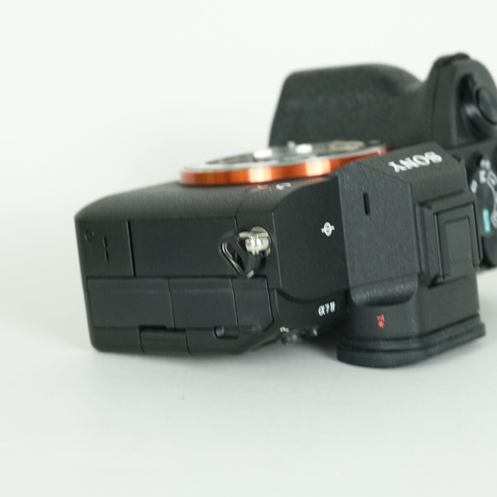 SONY α7 IV（ILCE-7M4）の出品 | ONE SCENE（ワンシーン）