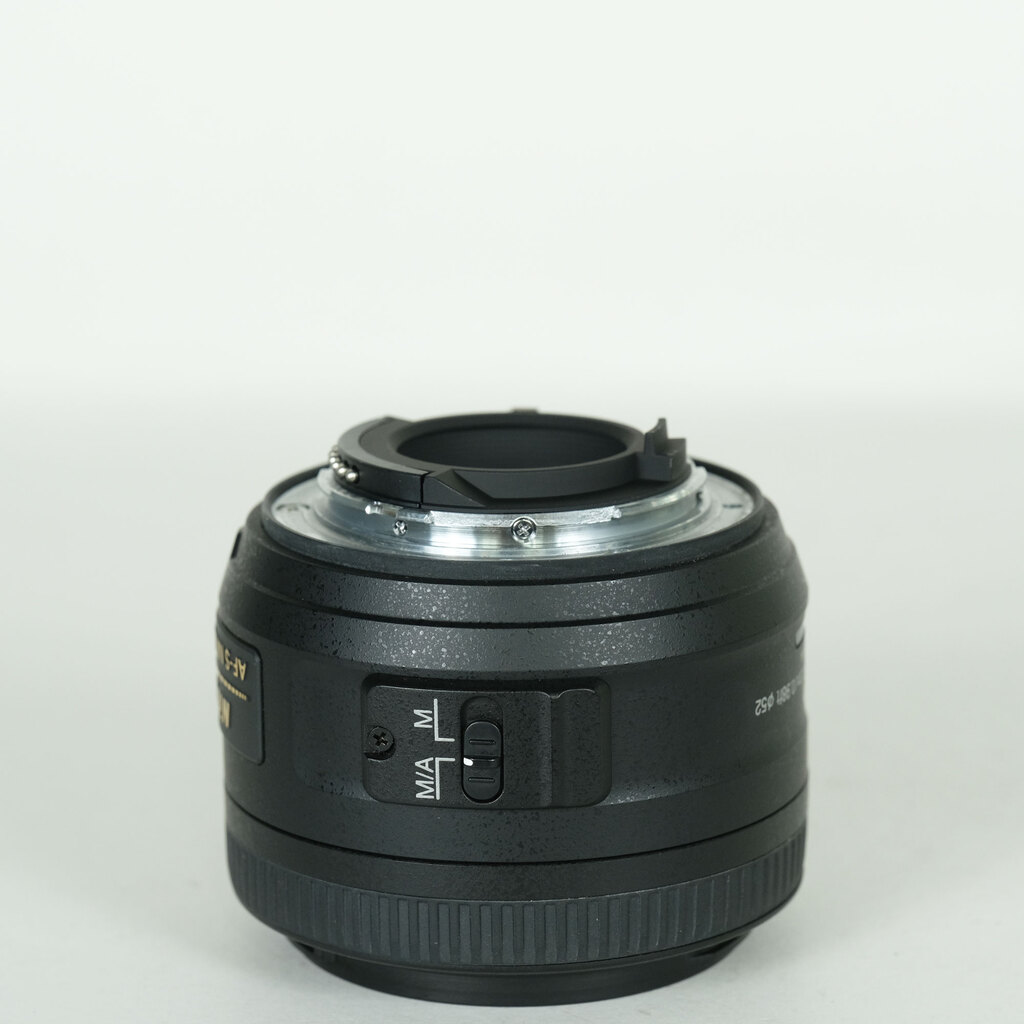 Nikon AF-S DX NIKKOR 35mm f/1.8Gの出品 | ONE SCENE（ワンシーン）