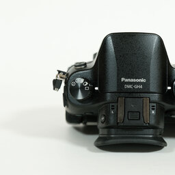 Panasonic LUMIX DMC-GH4