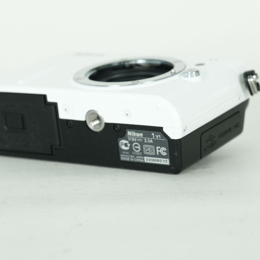 Nikon Nikon1 V1 ボディ ホワイト Nikon Nikon1 V1 ボディ ホワイト