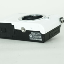 Nikon Nikon1 V1 ボディ ホワイト Nikon Nikon1 V1 ボディ ホワイト