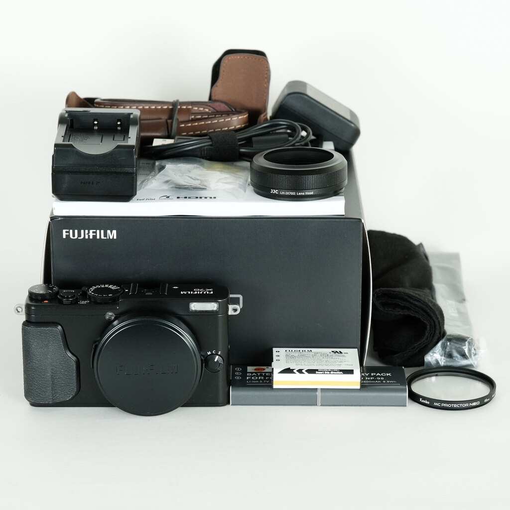 FUJIFILM X70 ブラック