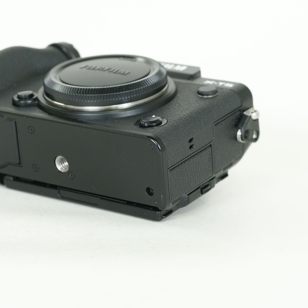 FUJIFILM X-T5