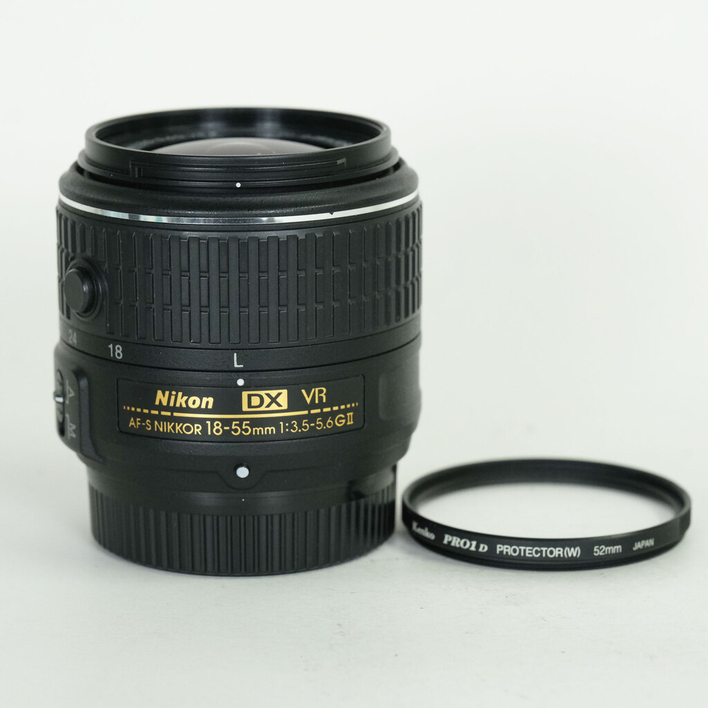 Nikon AF-S DX NIKKOR 18-55mm f3.5-5.6G VR II Nikon AF-S DX NIKKOR 18-55mm f3.5-5.6G VR II
