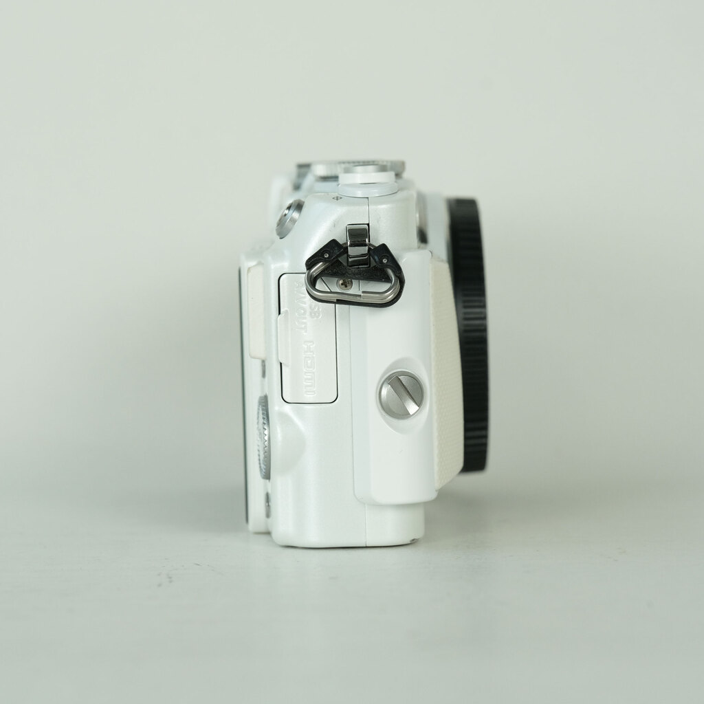 OLYMPUS PEN Lite E-PL6 ボディ ホワイトの出品 | ONE SCENE（ワンシーン）