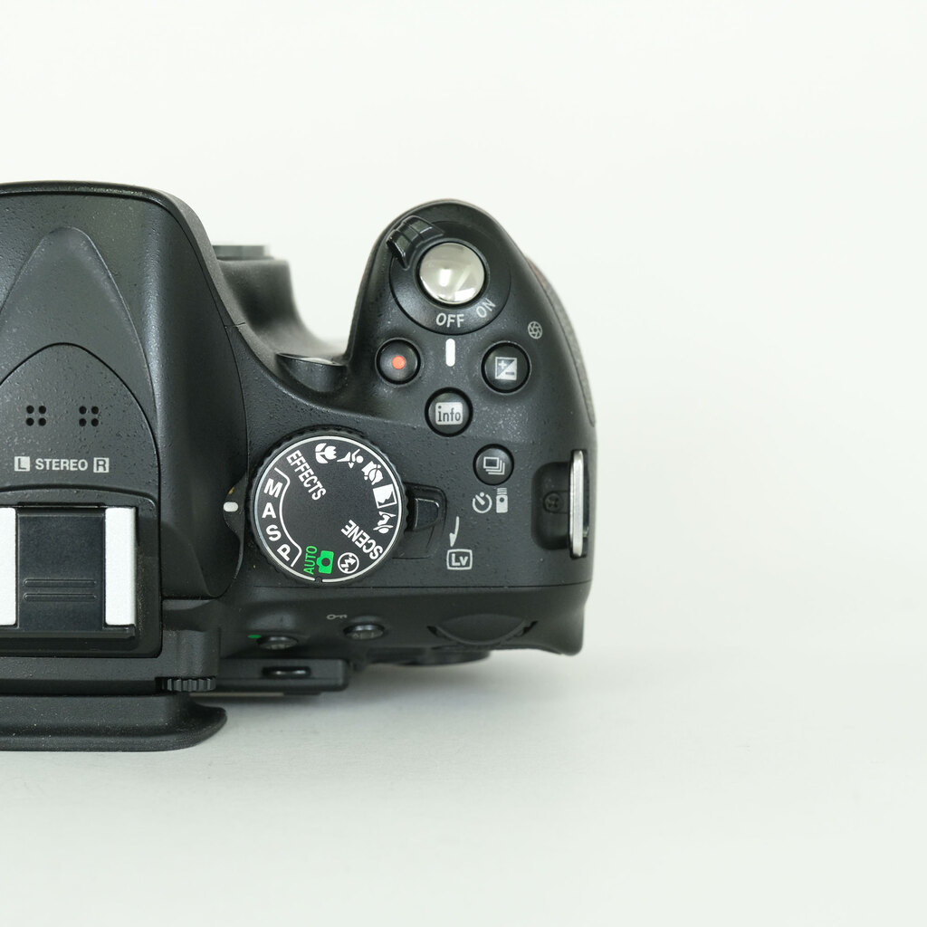 Nikon D5200 ボディ ブラック