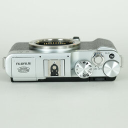 FUJIFILM X-A1 ボディ シルバー