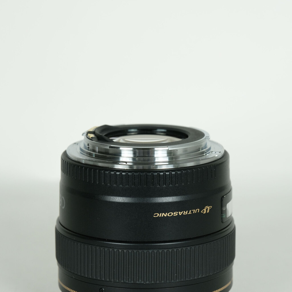 Canon EF85mm F1.8 USM Canon EF85mm F1.8 USM